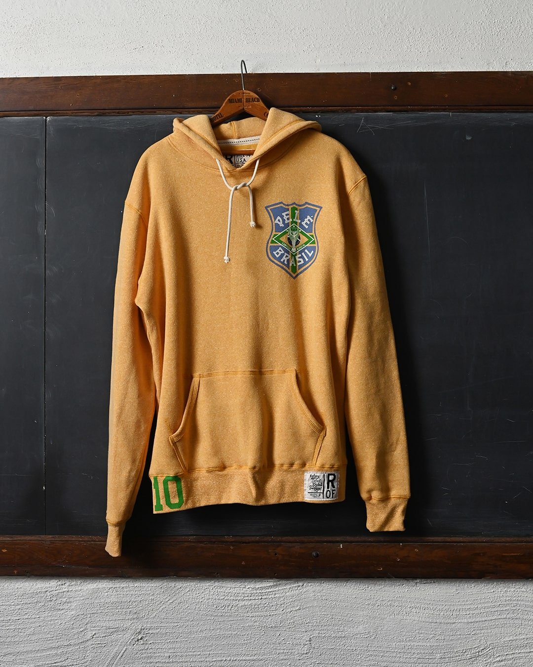 Pelé #10 Brasil Gold PO Hoody - Roots of Fight